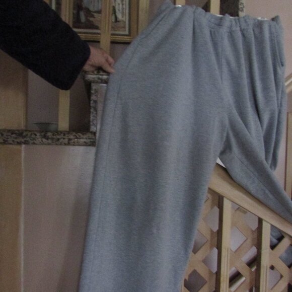 Wide legged sweatpants - Picture 1 of 2